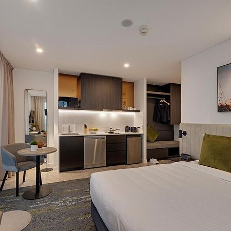 Littomore Suites Kingswood Penrith Bagian luar foto