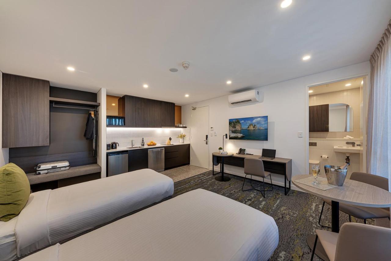 Littomore Suites Kingswood Penrith Bagian luar foto
