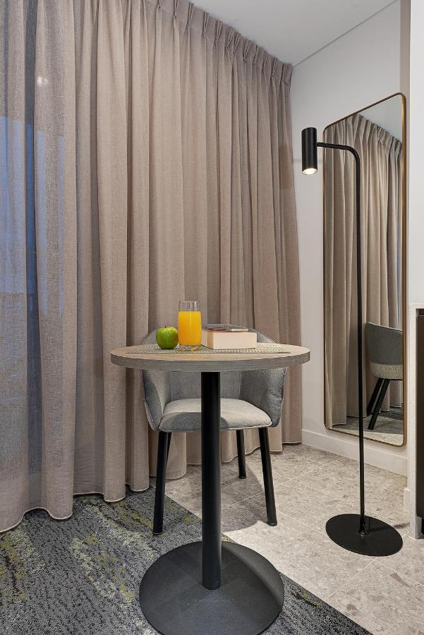 Littomore Suites Kingswood Penrith Bagian luar foto