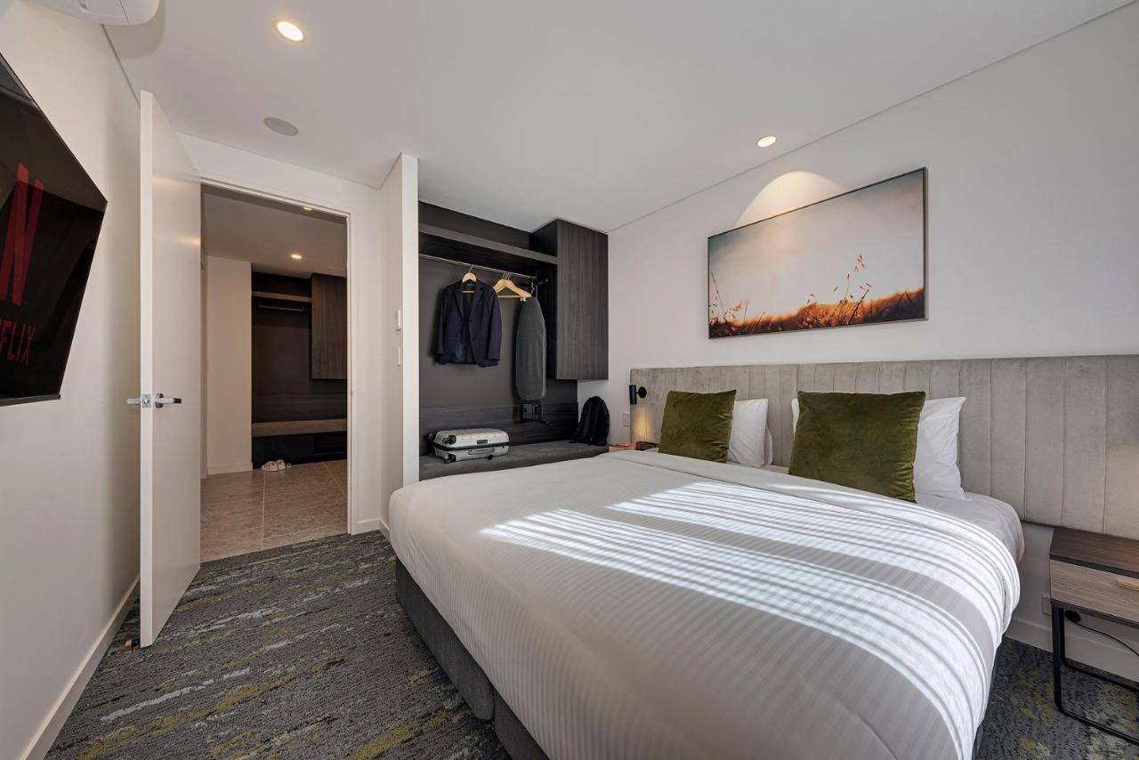 Littomore Suites Kingswood Penrith Bagian luar foto